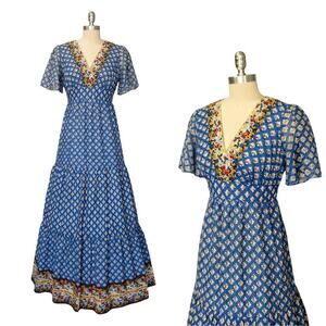 Vintage 70s Prairie Maxi Dress Size M 11 Blue Floral Calico Tiered Terri Juniors